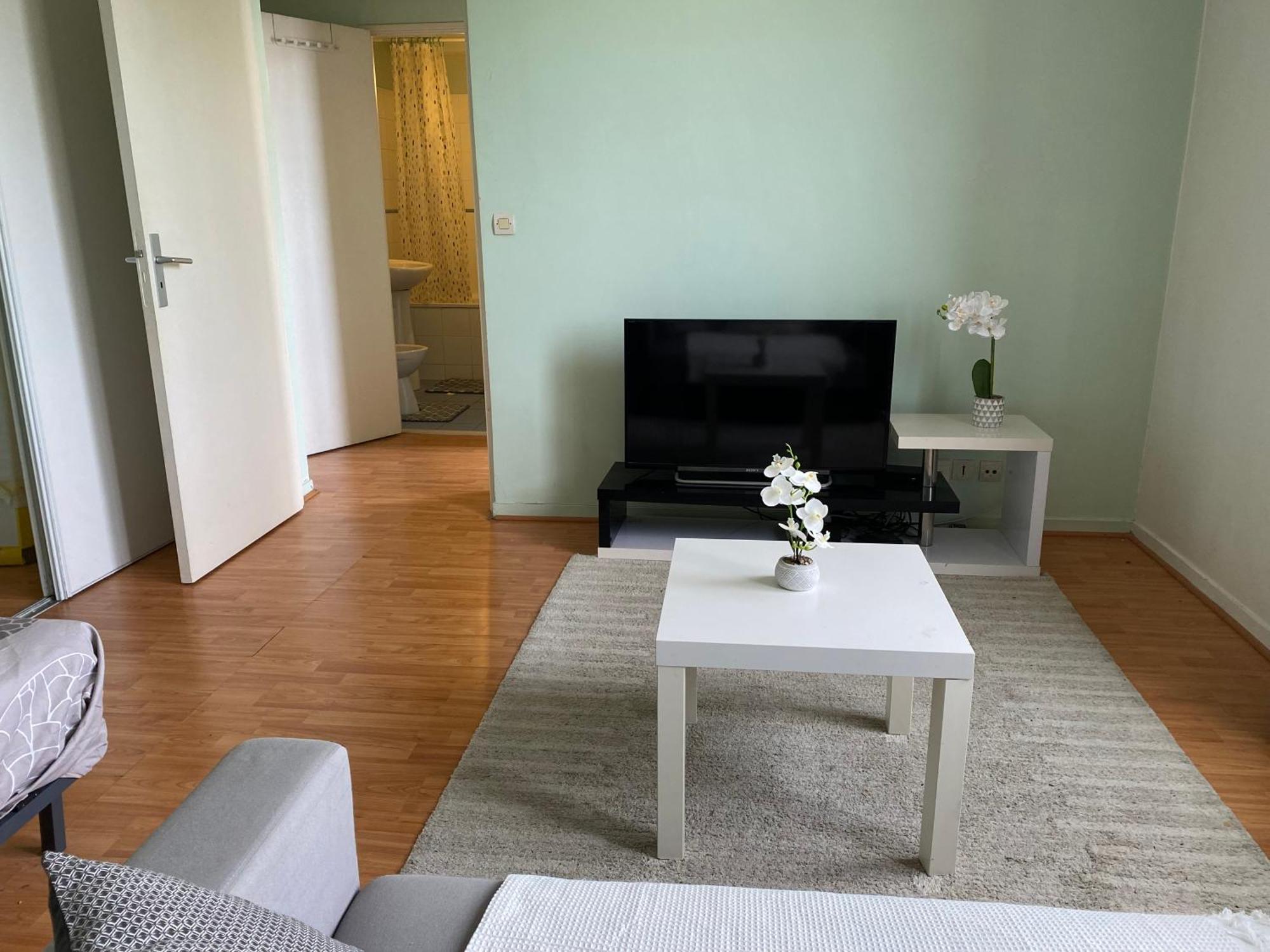 Appart Calme Avec Parking Gratuit Evry-Gregy-sur-Yerre Extérieur photo